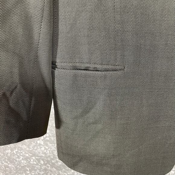 Giorgio Armani Men's Gray Single Breasted Wool Sports Coat - Preppy Suit Jacket - Picture 3 of 8